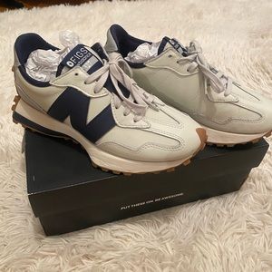 Figs New Balance 327